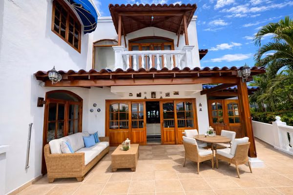 FOR SALE – OCEANFRONT House in Playa Blanca – HIGH VALUED ASSET in Prime Location PRG-02