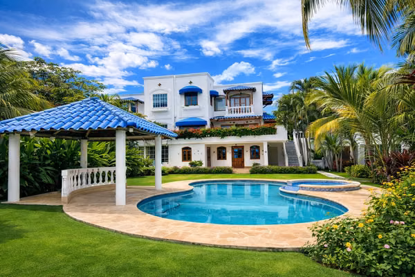 FOR SALE – OCEANFRONT House in Playa Blanca – HIGH VALUED ASSET in Prime Location PRG-02