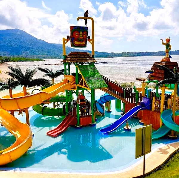 Linda casa en bayside con playa