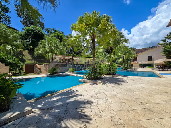 VENTA DE APARTAMENTO EN PH EMBASSY CLUB EN CLAYTON