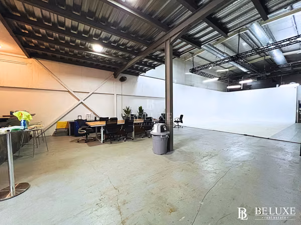 VENTA BODEGA/GALERA CON OFICINAS, COCO DEL MAR (8)