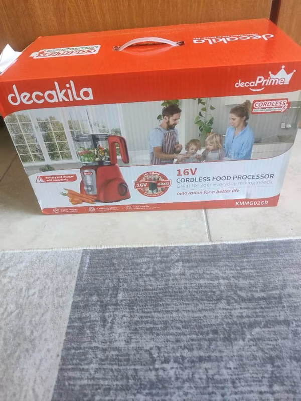DECAKILA BRAND FOOD PROCESSOR. COMES WITH BATTERY AND CHARGER