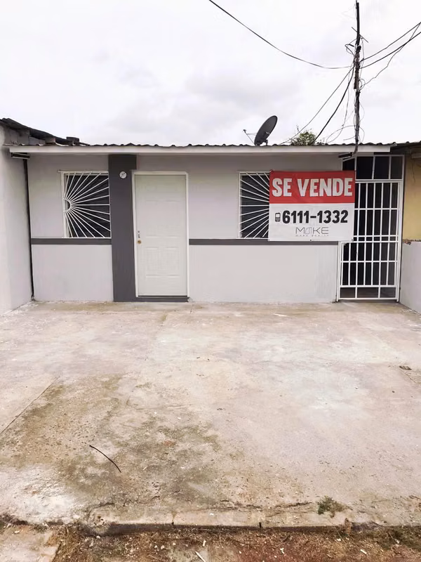 Casa en Los Cerezos II - 160m2 - Detrás del Super 99 - SIN HIPOTECA