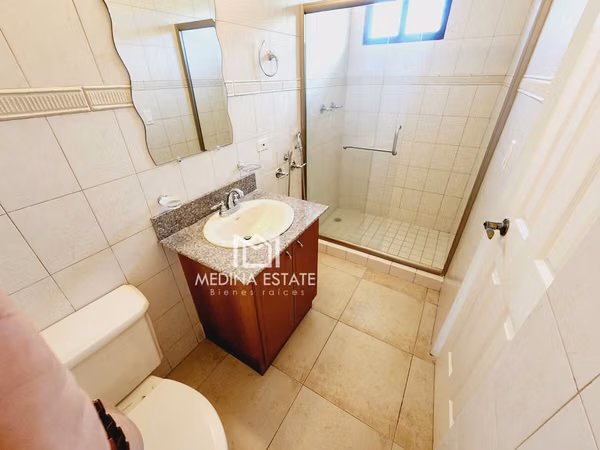 FOR RENT – HOME WITH APPLIANCES IN CLAYTON VILLAGE FOR 3 BEDROOMS
