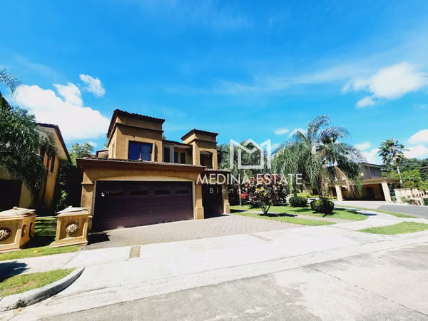 FOR SALE – SPECTACULAR FAMILY HOME IN CLAYTON | EMBASSY CLUB  4 BEDROOMS