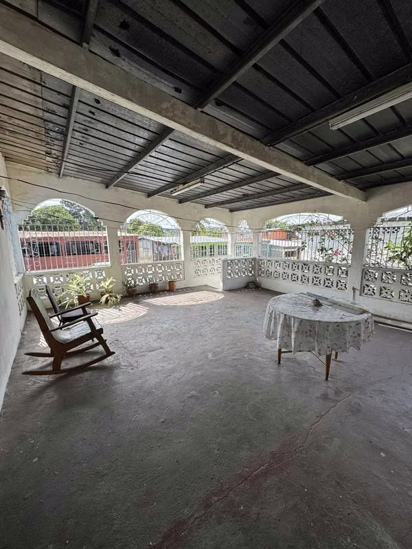Se Vende Casa en Torrijos Carter-San Miguelito