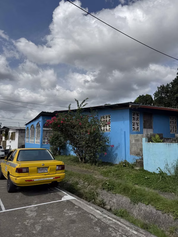 Se Vende Casa en Torrijos Carter-San Miguelito