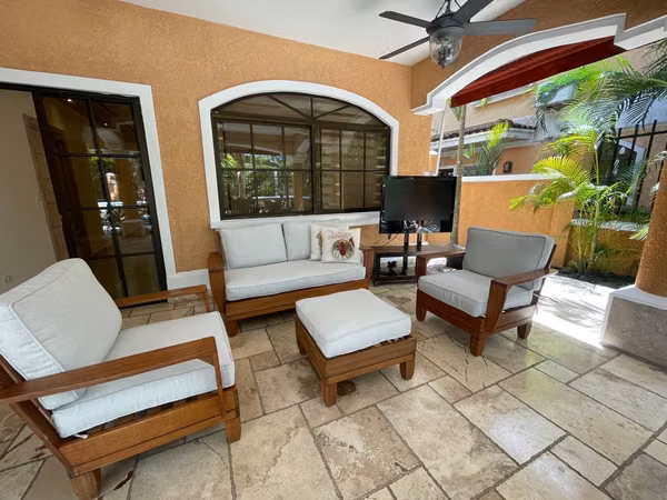 IMMACULATE SINGLE-FAMILY HOUSE WITH POOL FOR RENT - GATED COMMUNITY