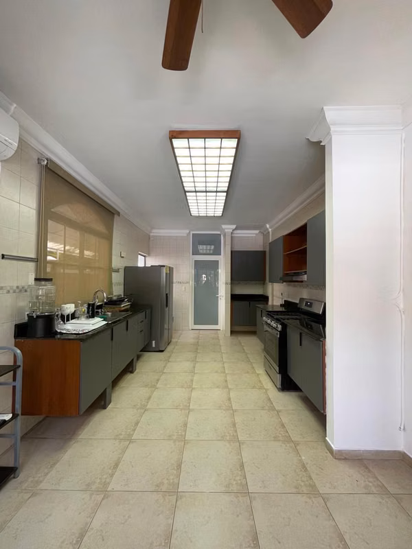 IMMACULATE SINGLE-FAMILY HOUSE WITH POOL FOR RENT - GATED COMMUNITY