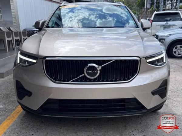 VOLVO XC40 2023  MILD HYBRID