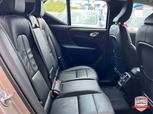 VOLVO XC40 2023  MILD HYBRID