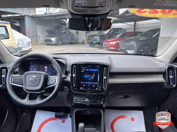 VOLVO XC40 2023  MILD HYBRID
