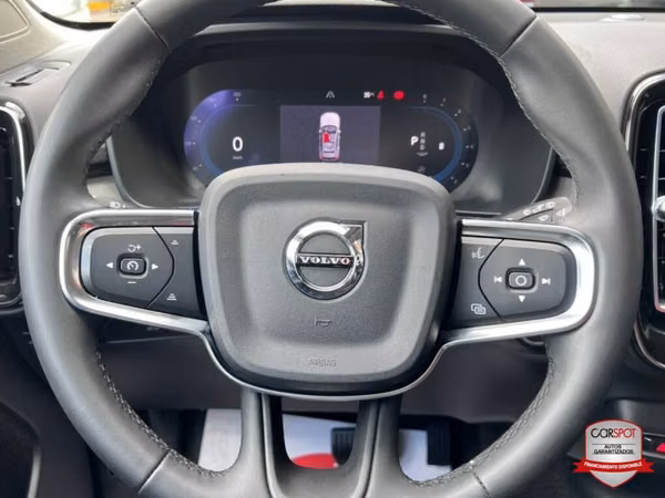 VOLVO XC40 2023  MILD HYBRID