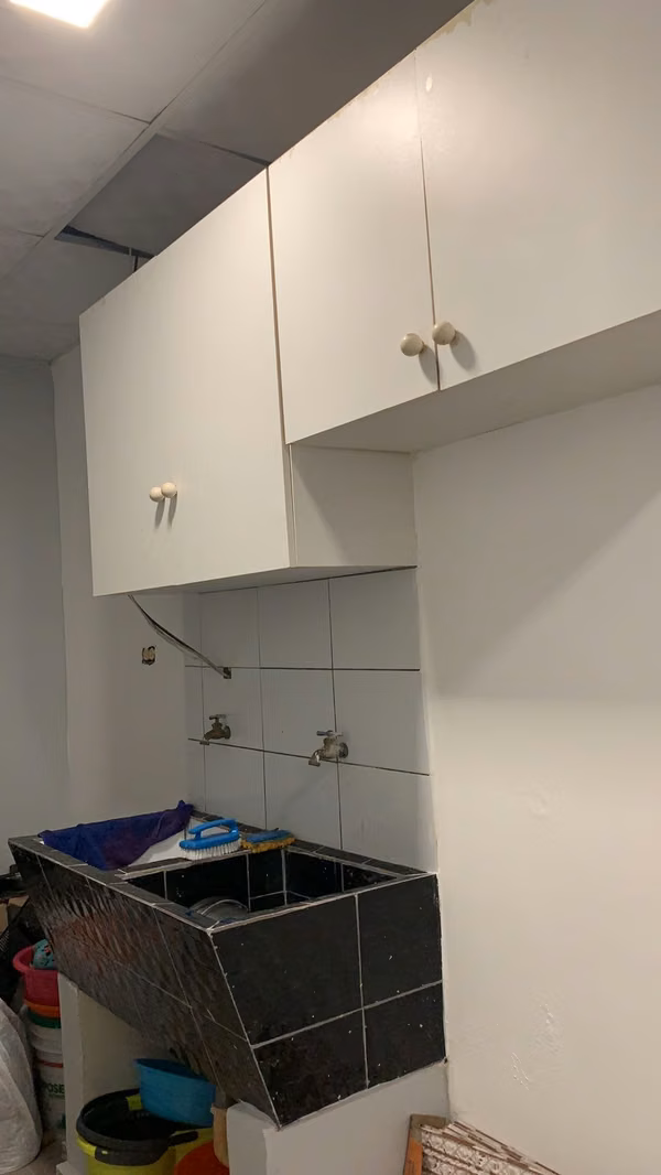 SE VENDE CASA DE 4 REC EN LAS ACACIAS CALLE PRINCIPAL NEGOCIABLE (CAMRO)