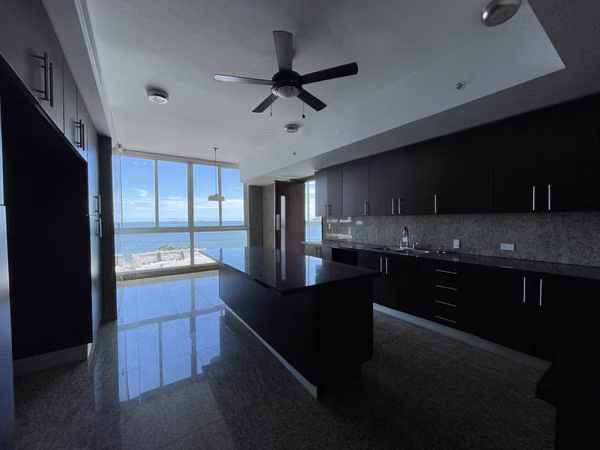Melissa Foster Luxury Rents Exclusive Apartment in PH The Point  MFR1855