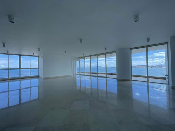 Melissa Foster Luxury Rents Exclusive Apartment in PH The Point  MFR1855