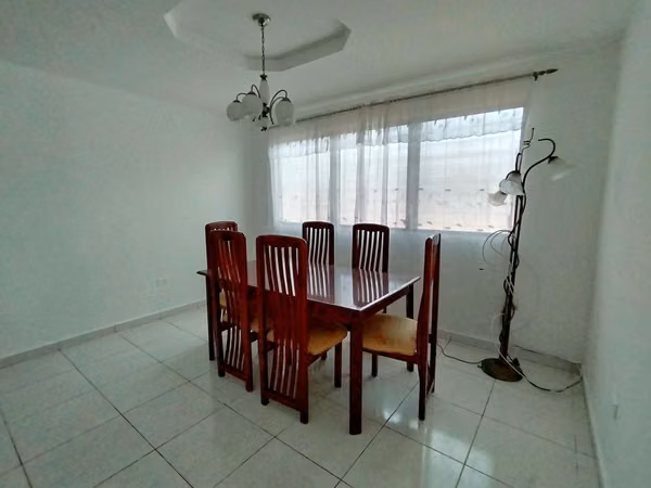 VENTA DE CASA ADOSADA EN VILLA CÁCERES