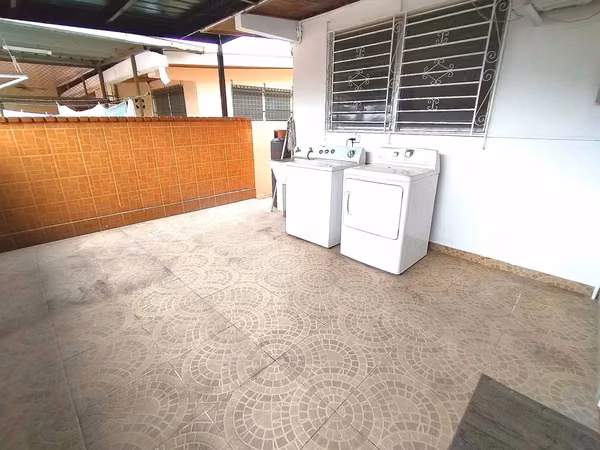 VENTA DE CASA ADOSADA EN VILLA CÁCERES