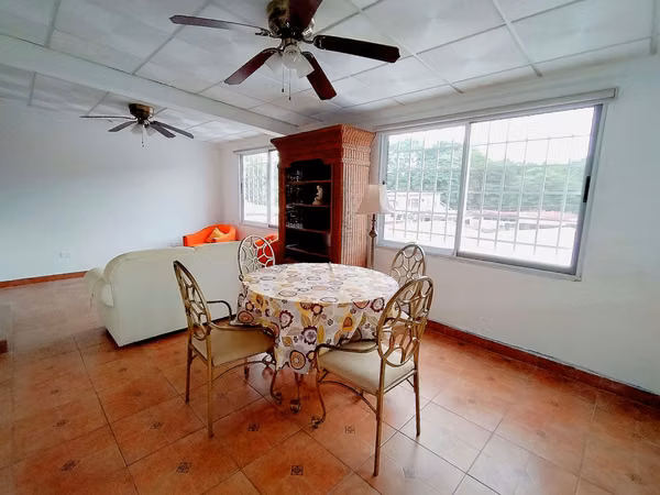 VENTA DE CASA ADOSADA EN VILLA CÁCERES