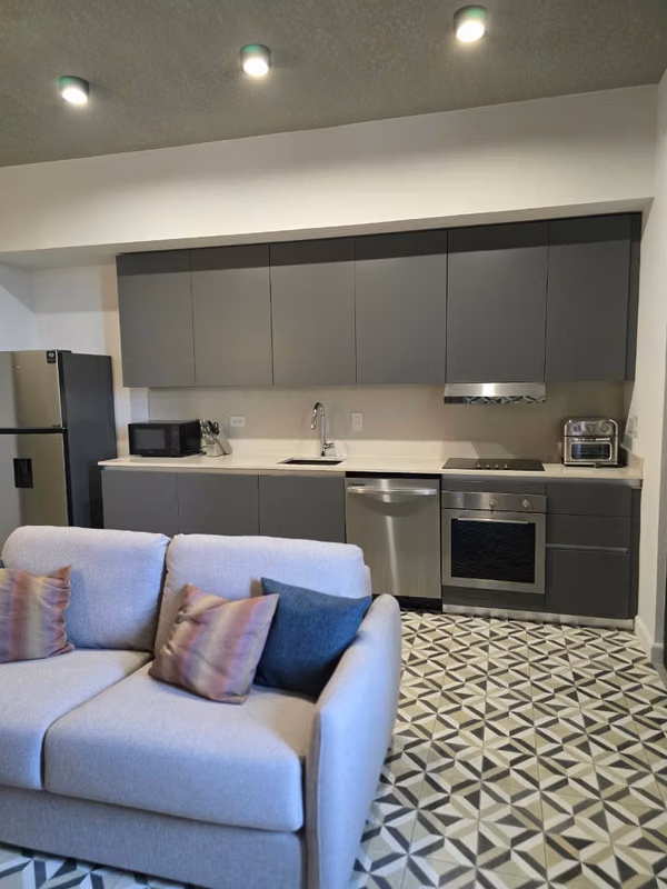 SE ALQUILAN APARTAMENTOS EN PLAZUELA ALFARO, CASCO ANTIGUO