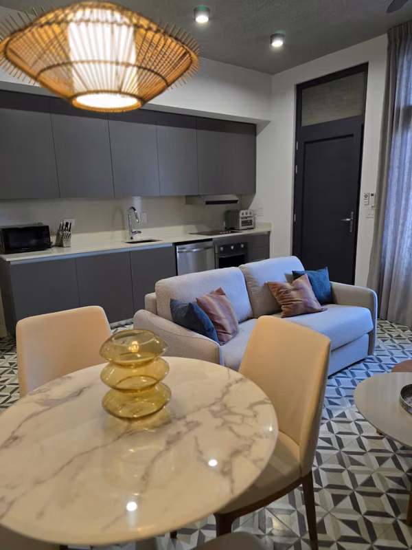 SE ALQUILAN APARTAMENTOS EN PLAZUELA ALFARO, CASCO ANTIGUO