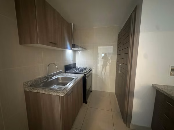 SE VENDE 43GV BELLA VISTA AVE. BALBOA LINEA BLANCA