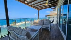 Venta de Apartamento con 310m2 en Maria Chiquita PH Playa Escondida 26-4532SR