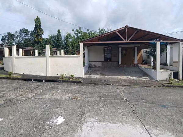 SE VENDE CASA PH VALLES DEL LAGO