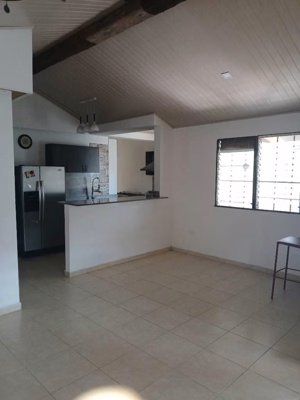 SE VENDE CASA PH VALLES DEL LAGO