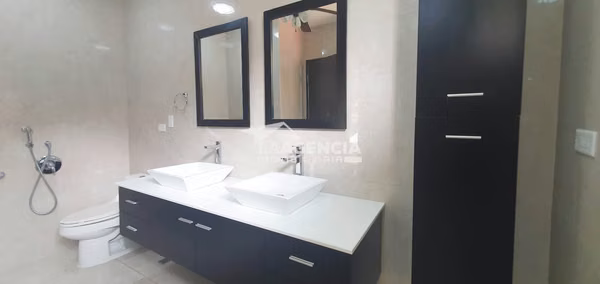 Clayton, Venta de Casa Unifamiliar en Sendero de Camino de Cruces con 2 terrazas