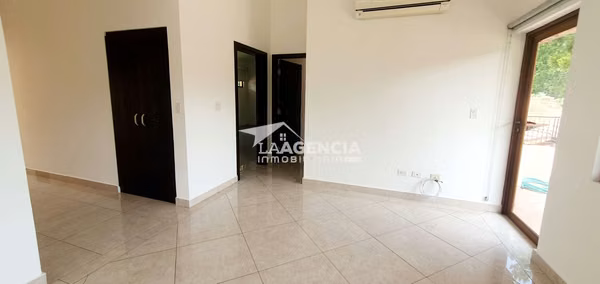 Clayton, Venta de Casa Unifamiliar en Sendero de Camino de Cruces con 2 terrazas