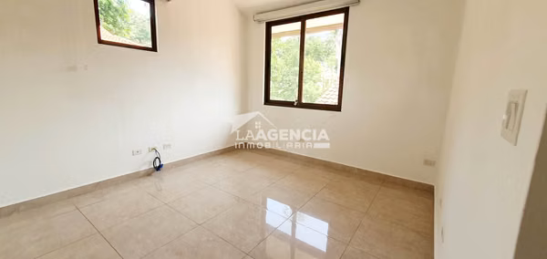 Clayton, Venta de Casa Unifamiliar en Sendero de Camino de Cruces con 2 terrazas