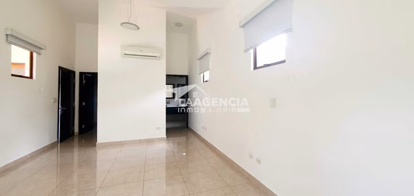 Clayton, Venta de Casa Unifamiliar en Sendero de Camino de Cruces con 2 terrazas