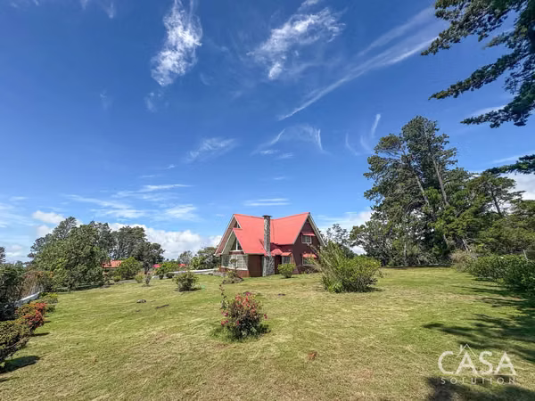 Prime 3-Bedroom Home on Spacious Lot in Alto Dorado, Boquete