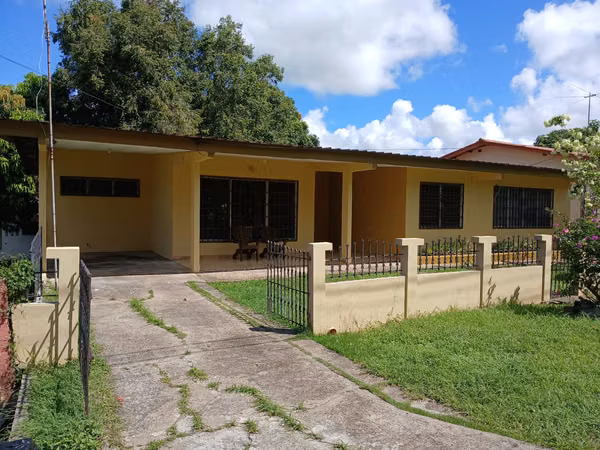 Rental of Furnished Quarters in Las Margaritas with Services Included