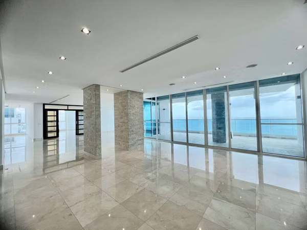 Alquiler Apartamento en Vitri, Penthouse, 4 Rec. Frente Al Mar