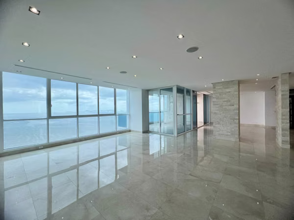 Alquiler Apartamento en Vitri, Penthouse, 4 Rec. Frente Al Mar