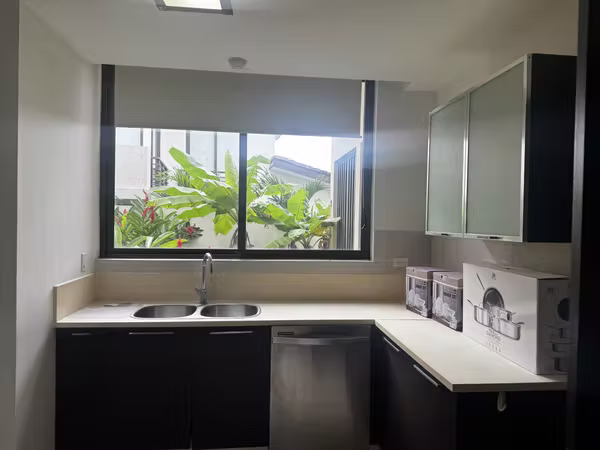 BEAUTIFUL LUXURY HOUSE furnished 450 sq m, remodeled