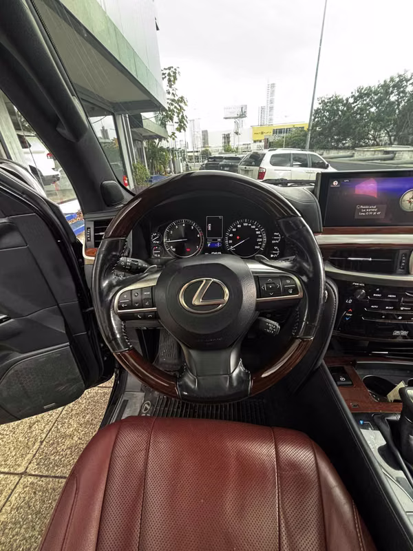 LEXUS LX