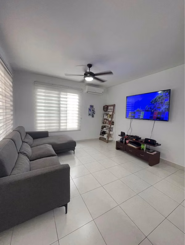 Casa unifamiliar en venta La Chorrera Montelimar Calle sin salida