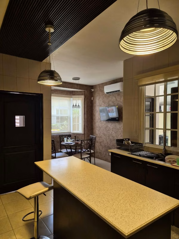 APARTMENT RENTAL -5D STREET