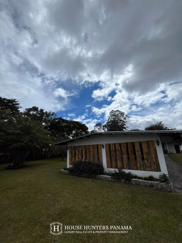 Volcan Panama Mountain House