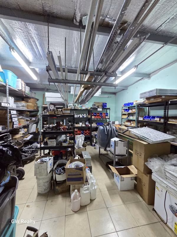 Lot and commercial premises for sale - San Francisco - Via Israel