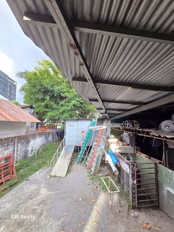 Lot and commercial premises for sale - San Francisco - Via Israel