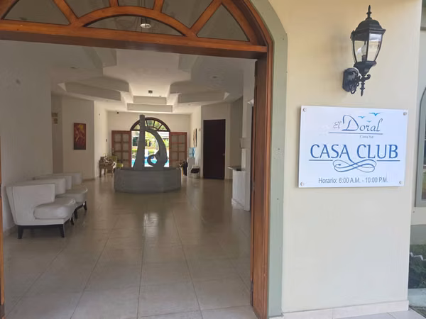 Vendo casa en exclusivo complejo El Doral, Costa Sur