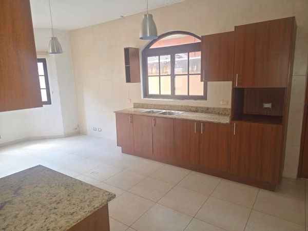 Vendo casa en exclusivo complejo El Doral, Costa Sur