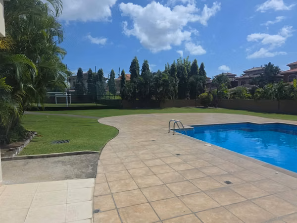 Vendo casa en exclusivo complejo El Doral, Costa Sur