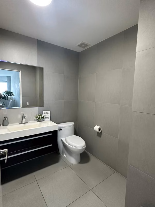 SE VENDE APARTAMENTO EN PH YACHT CLUB, AV. BALBOA
