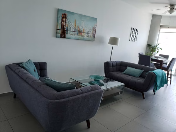 SE VENDE APARTAMENTO EN PH YACHT CLUB, AV. BALBOA