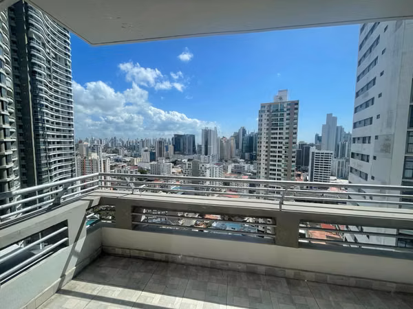 SPACIOUS APARTMENT FOR SALE PH LUXOR 100 EL CANGREJO